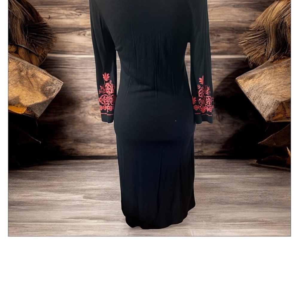 South Main Medium  Black and Pink Paisley Patterned  long sleeve​​ - Picture 2 of 4